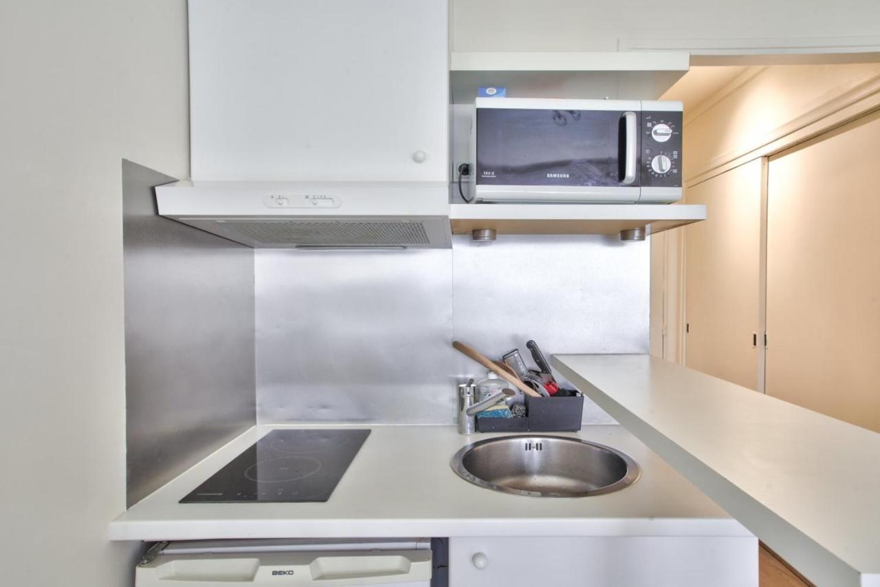 Charming Studio In The Heart Of The Invalides Parijs