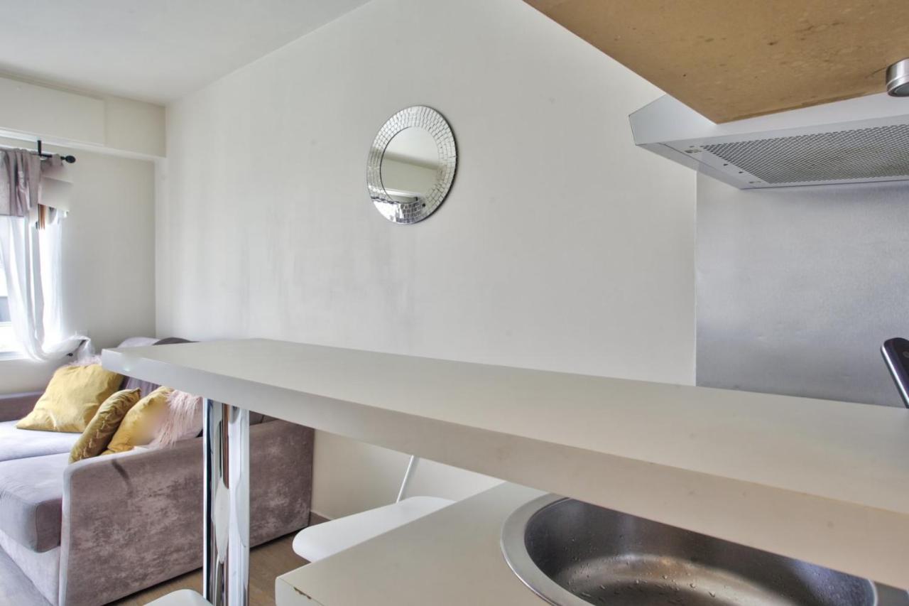 Charming Studio In The Heart Of The Invalides Parijs